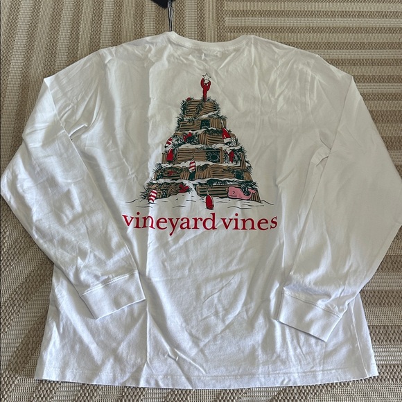 NWT Rare Mens medium Christmas vineyard vines white pit 21 length 28.5 - Picture 4 of 5